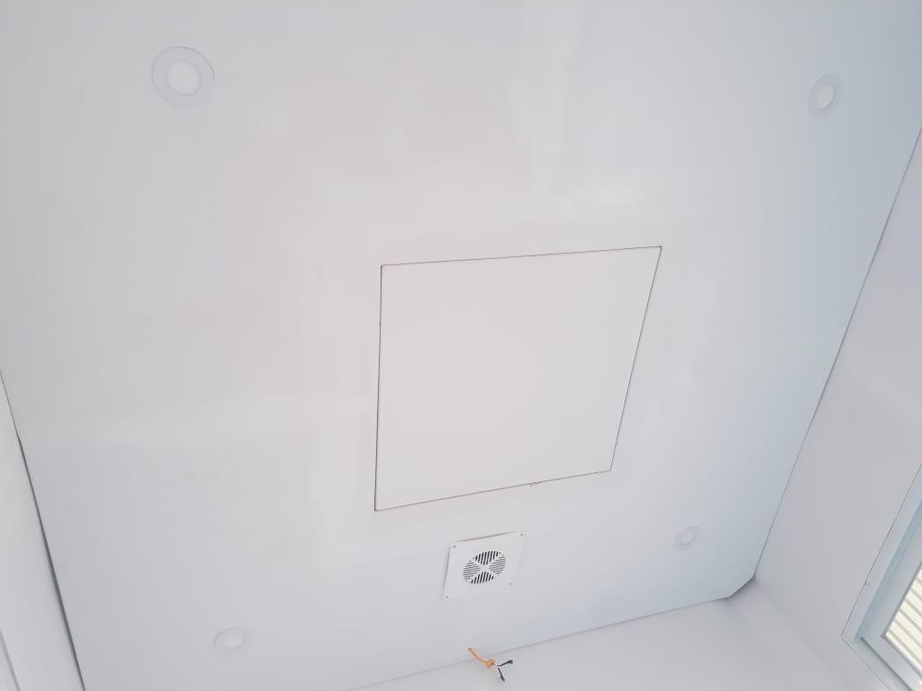Trần composite và hệ thống đèn âm trần