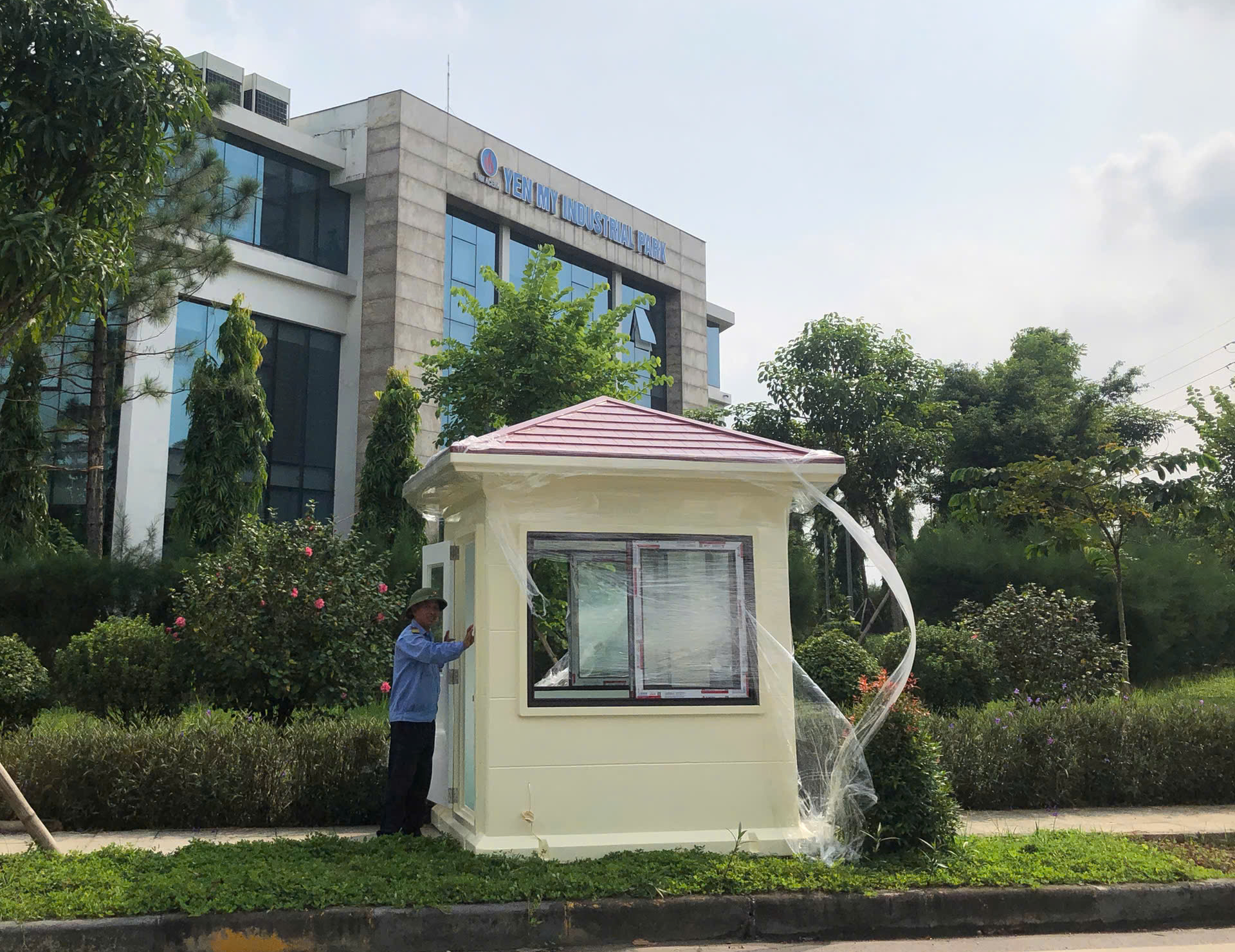 Cabin bảo vệ bằng composite đúc nguyên khối