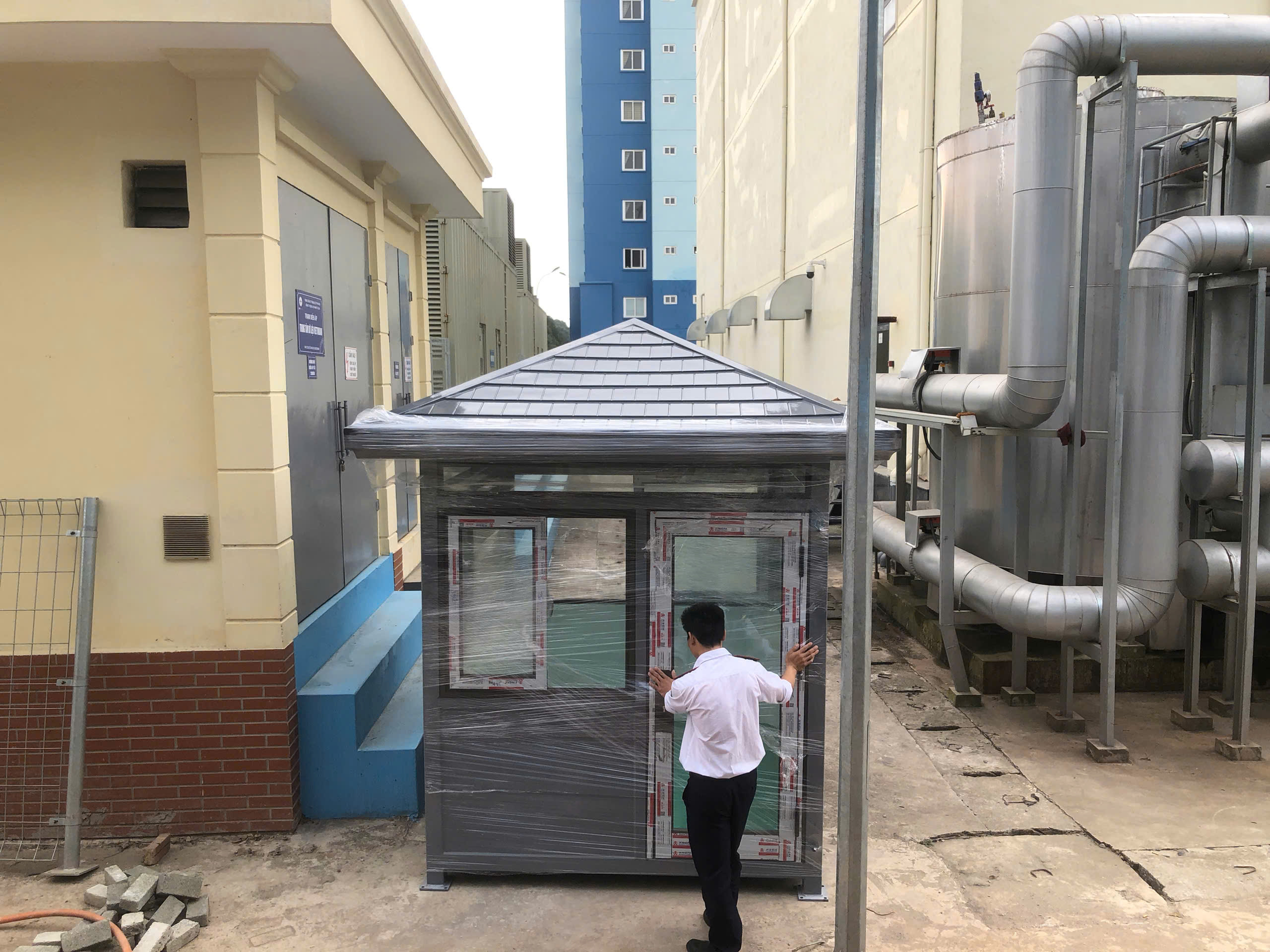 Chúng tôi cung cấp cabin bảo vệ dành cho nhà máy xí nghiệp