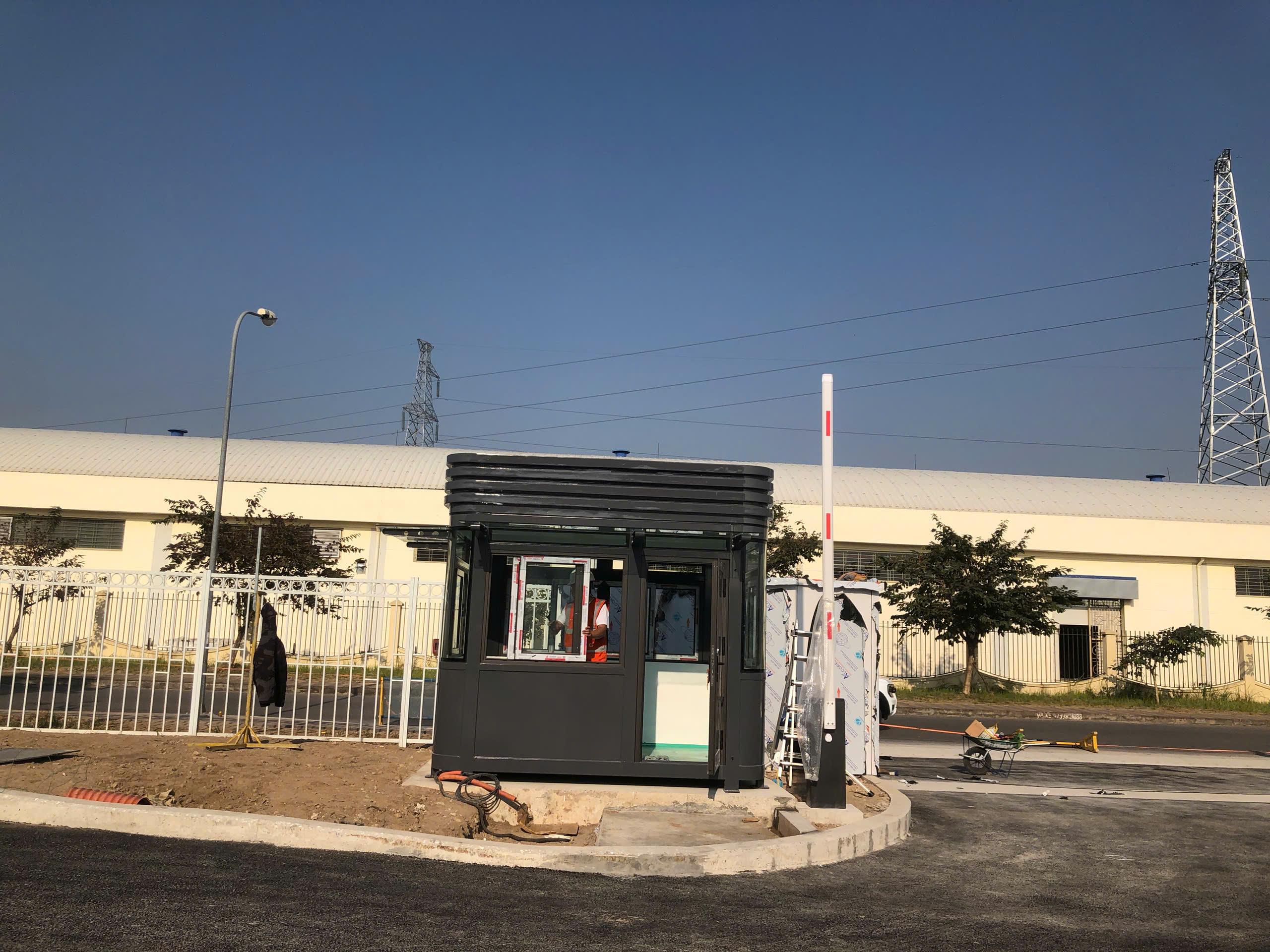 Lắp đặt chốt bảo vệ khu công nghiệp