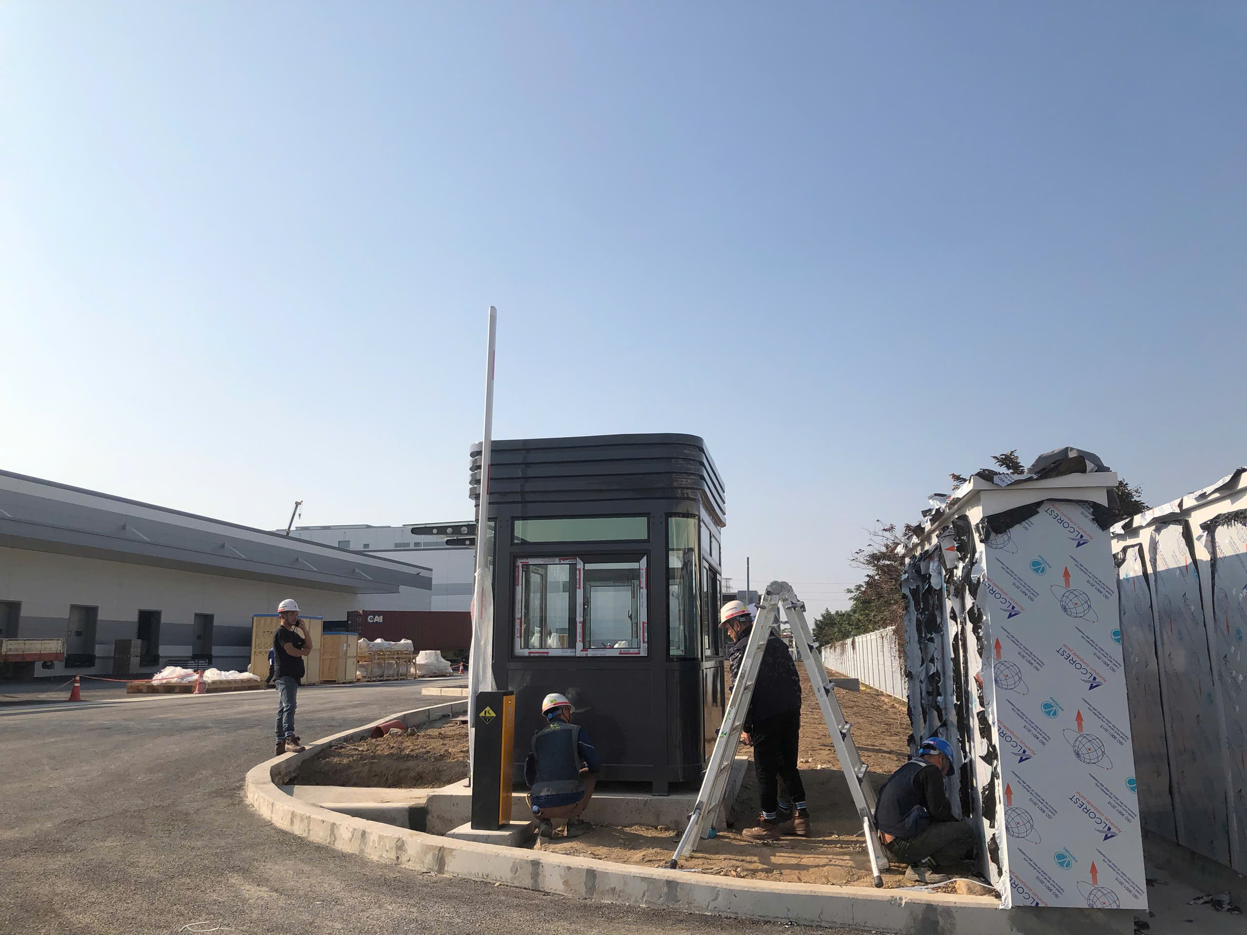 Lắp đặt nhà bảo vệ cho công ty điện từ LG tại Hải Phòng